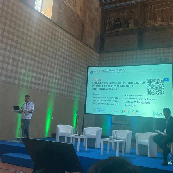 @driogre, @lucavd83 and @cinzia_papappicco presented the FITMATE project at the event "Atelier della Prevenzione - Tecnologie per la prevenzione delle malattie: la domanda incontra l’offerta" 🧠🔬, held within the framework of the #DARE project

#AtelierDellaPrevenzione #wearable #InnovazioneDigitale #fondazioneDARE #IA #DigitalLifelongPrevention #AtelierDellaPrevenzione